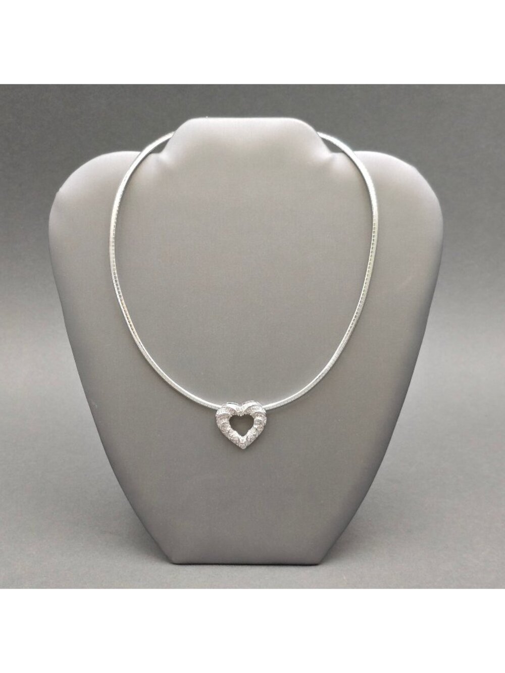 Sterling Silver Omega Chain Choker White Diamond Heart Pendant Necklace - Picture 1 of 16